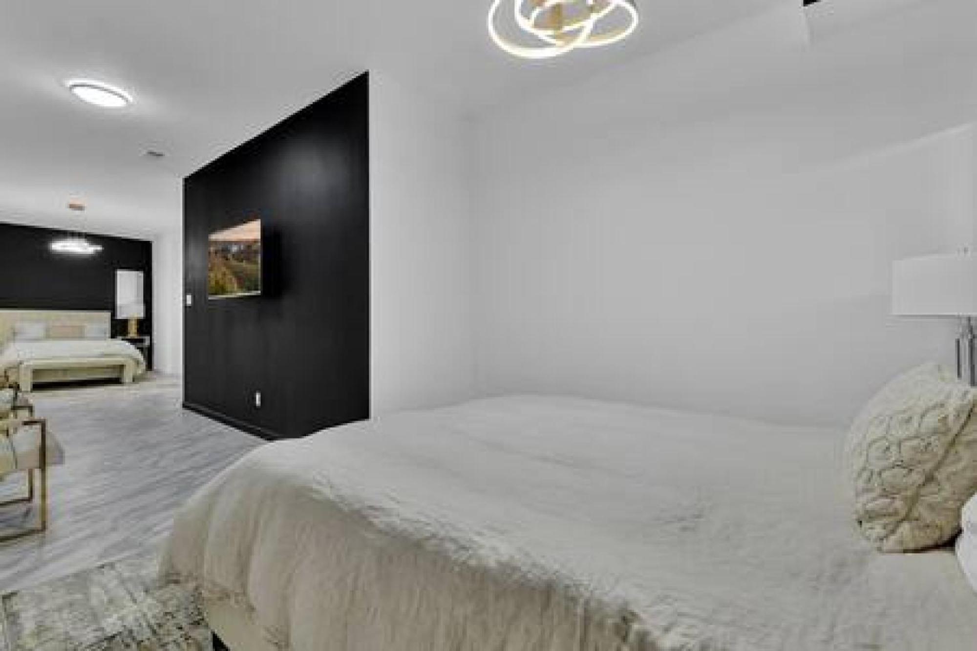 Lovely 4Bd House W Pool, Hot Tub And Free Parking Houston Extérieur photo